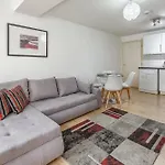 Lovelly 1 Bedroom Apartment In Gloucester Road